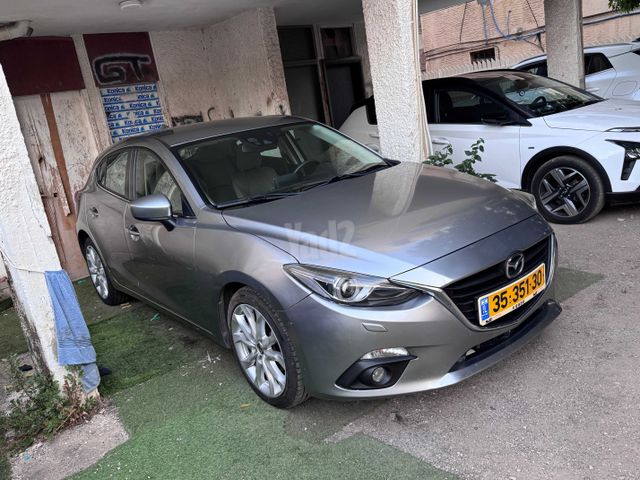 מודעת רכב מאזדה 3