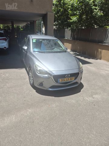 מודעת רכב מאזדה 2