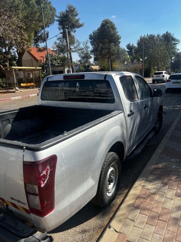 מודעת רכב איסוזו די-מקס