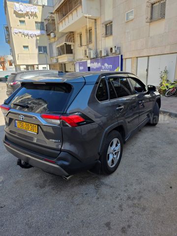 מודעת רכב טויוטה RAV4