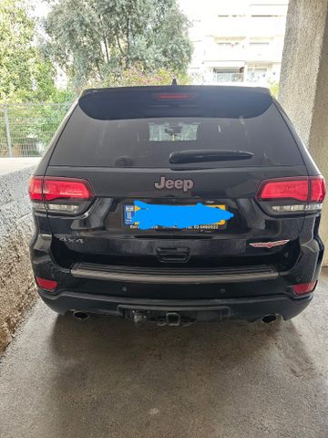 מודעת רכב ג'יפ גרנד צ'ירוקי