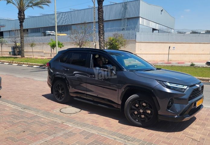 מודעת רכב טויוטה RAV4