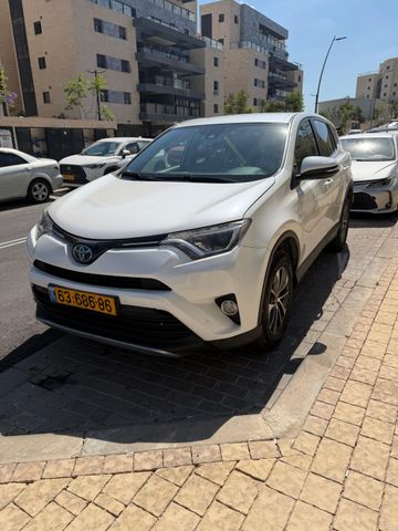 מודעת רכב טויוטה RAV4