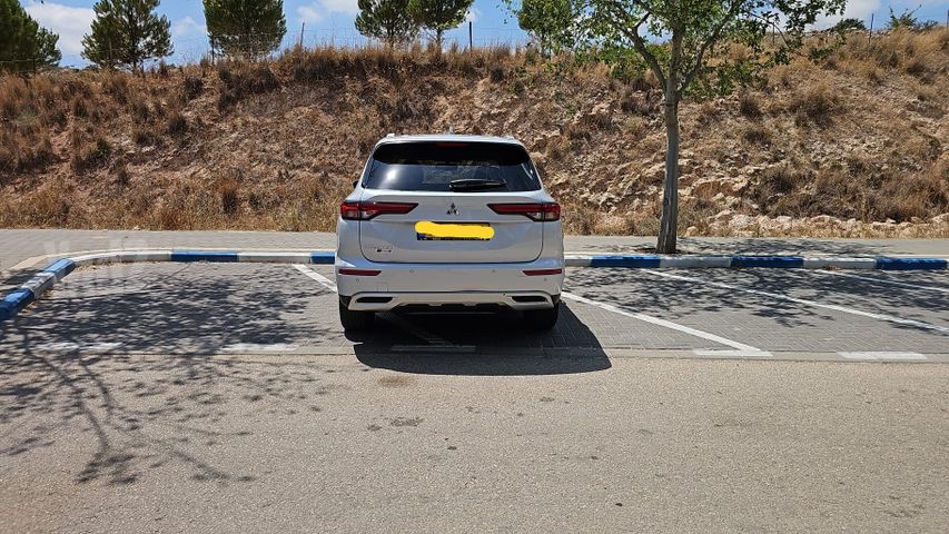 מודעת רכב מיצובישי אאוטלנדר