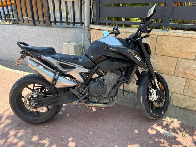 מודעת רכב KTM Naked Duke 790