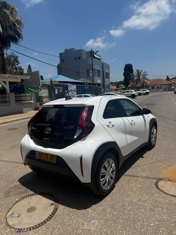 מודעת רכב טויוטה אייגו X 2
