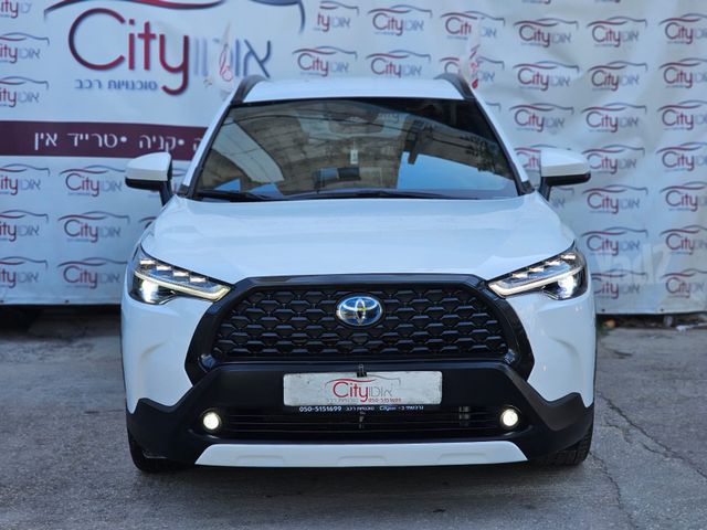 מודעת רכב טויוטה קורולה קרוס