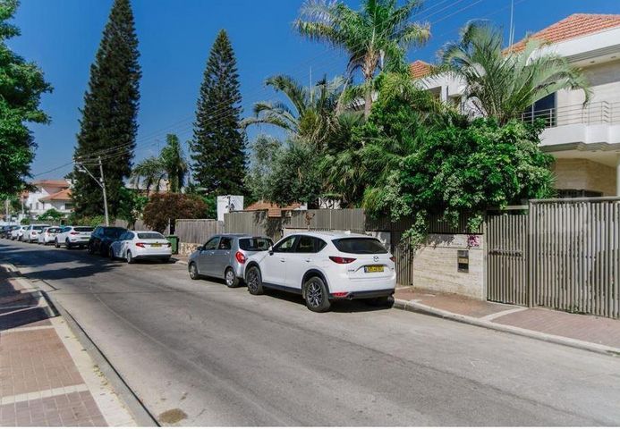 ה' באייר 15