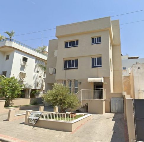 העצמון 11