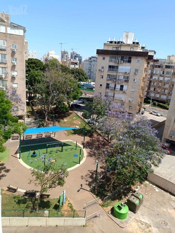 אברהם שפירא 25