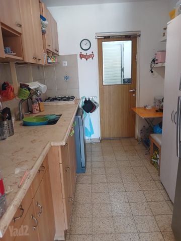 סילון 7027