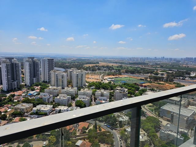 החלוץ 