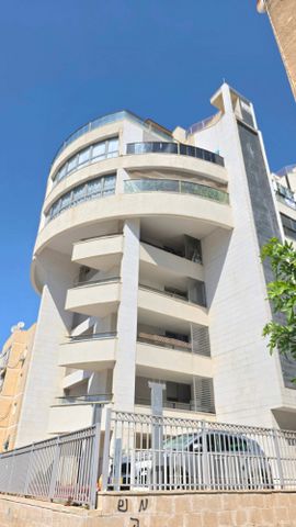 דירה, הנביאים, בת ים