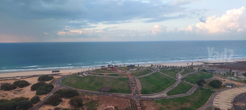 יהורם גאון 