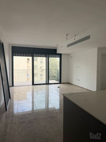 יעקב מוזר 8