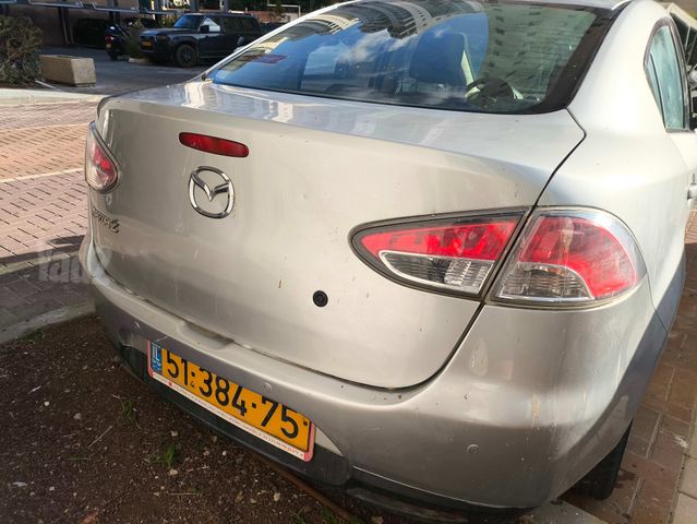 מודעת רכב מאזדה 2
