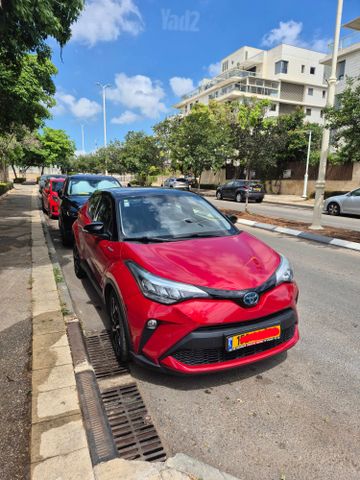 מודעת רכב טויוטה C-HR