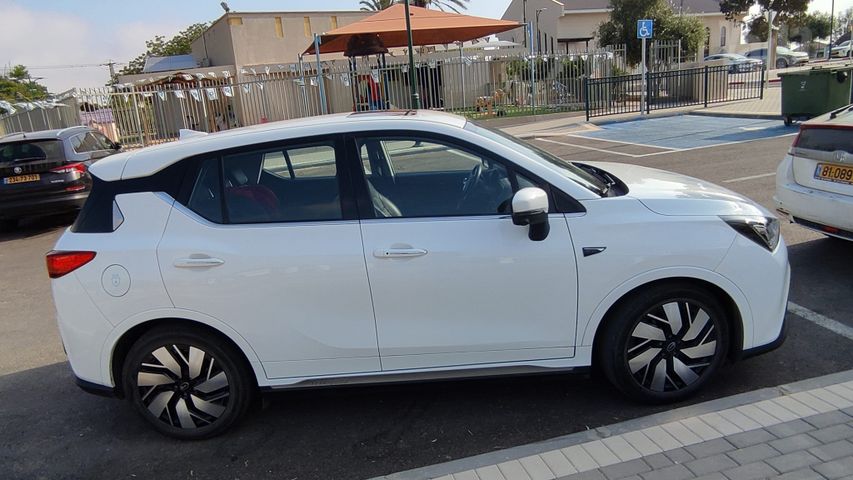 מודעת רכב ג'י.איי.סי GE3