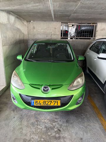 מודעת רכב מאזדה 2