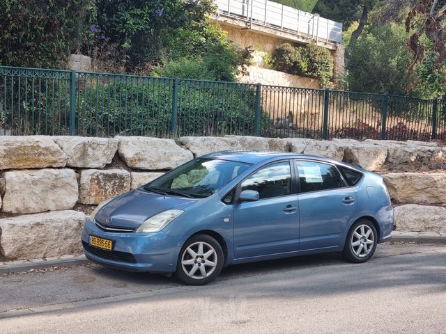 מודעת רכב טויוטה פריוס