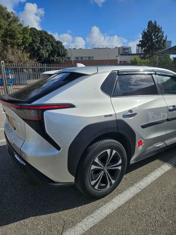 מודעת רכב טויוטה bZ4X
