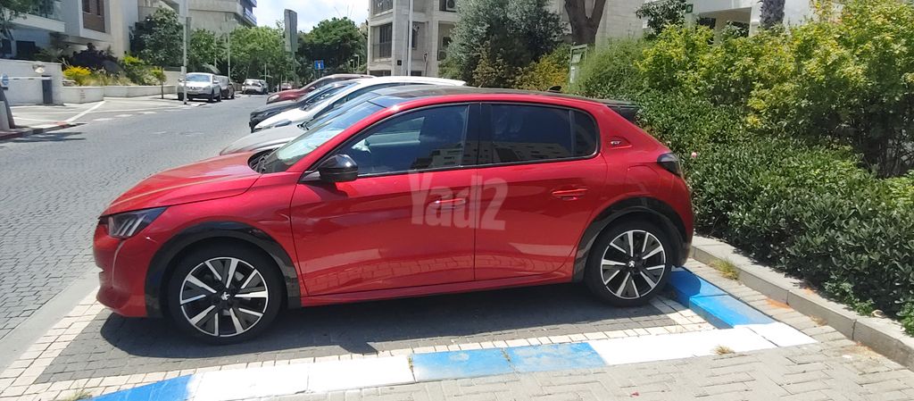 מודעת רכב פיג'ו 208
