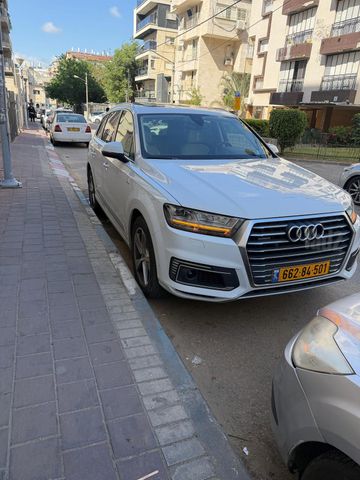 מודעת רכב אאודי Q7