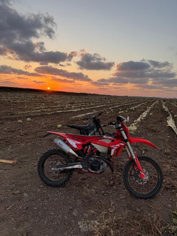 מודעת רכב בטא RR390