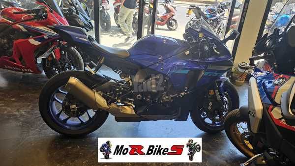 מודעת רכב ימאהה YZF-R1