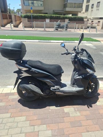 מודעת רכב סאן יאנג Jet 4 RX
