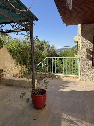 מבוא תירוש 1