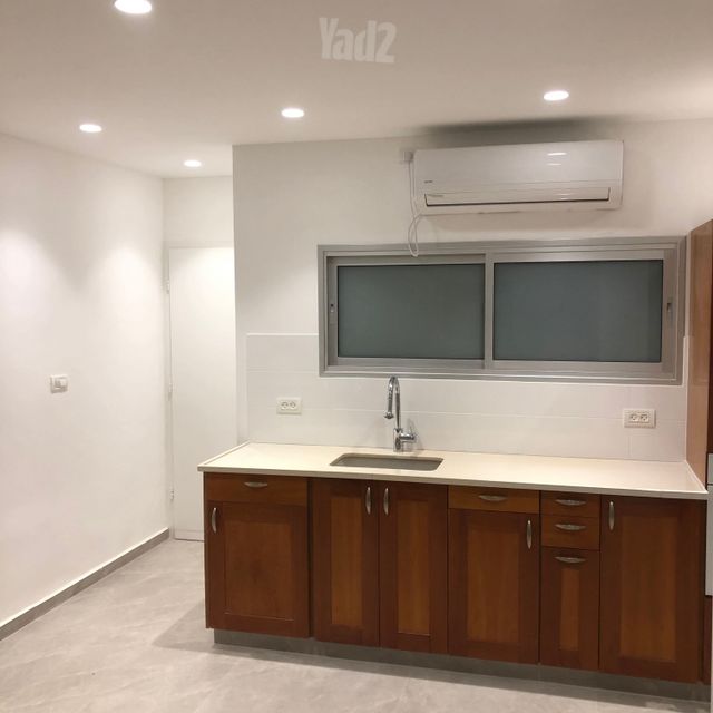חצרות הדר 17