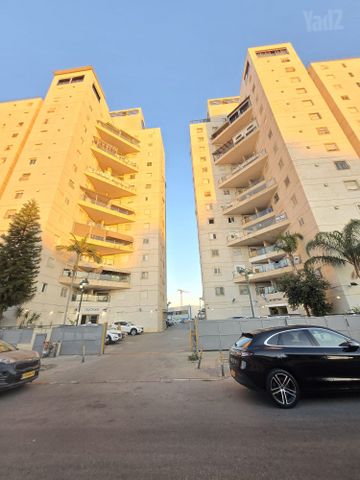 מודעת נכס, האיילון 17, גני יער, לוד