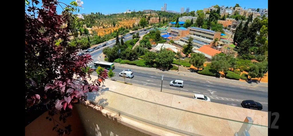 דירה להשכרה בירושלים (תיווך) — 2
