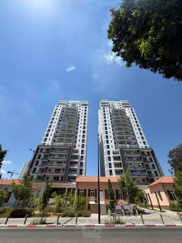 מודעת נכס, דרך זאב ז'בוטינסקי, לב המושבה / מרכז העיר, פתח תקווה