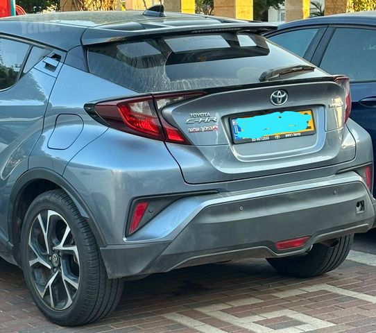 מודעת רכב טויוטה C-HR