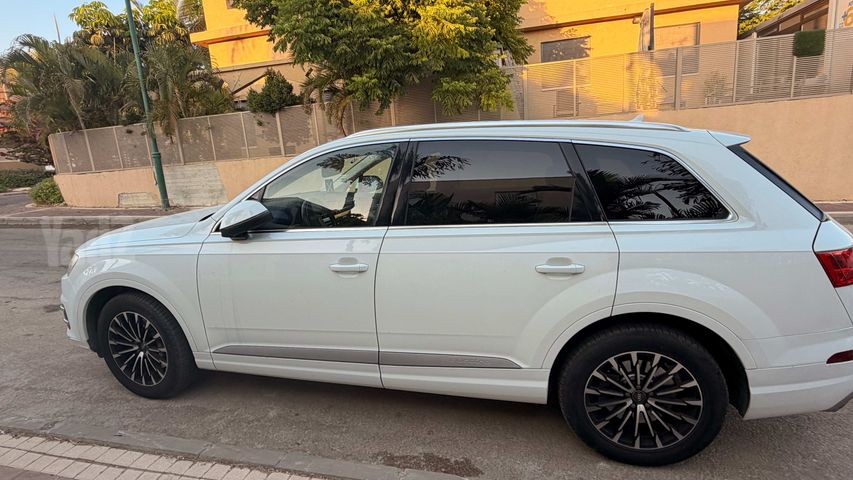 מודעת רכב אאודי Q7