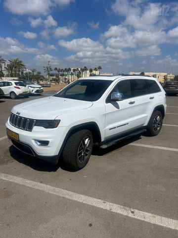 מודעת רכב ג'יפ גרנד צ'ירוקי