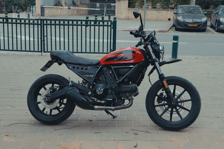 מודעת רכב דוקאטי סקרמבלר 400