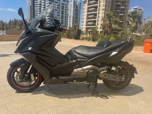 מודעת רכב קימקו AK 550