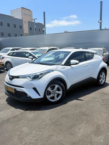 מודעת רכב טויוטה C-HR
