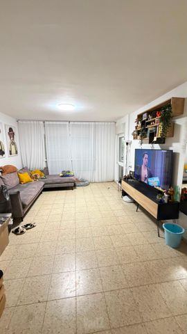 שדרות מנחם בגין 18