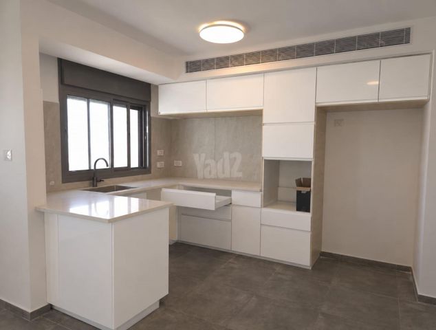 תמונה 9 של דירת 4 חדרים להשכרה בנתניה