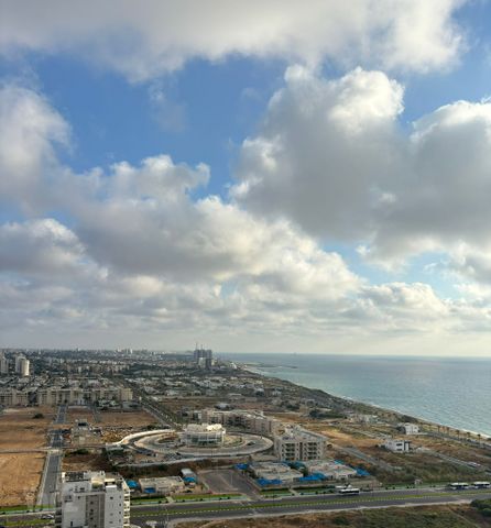 עיר ימים / הבלוט