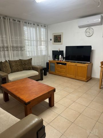 שדרות ג'יימס דה רוטשילד 