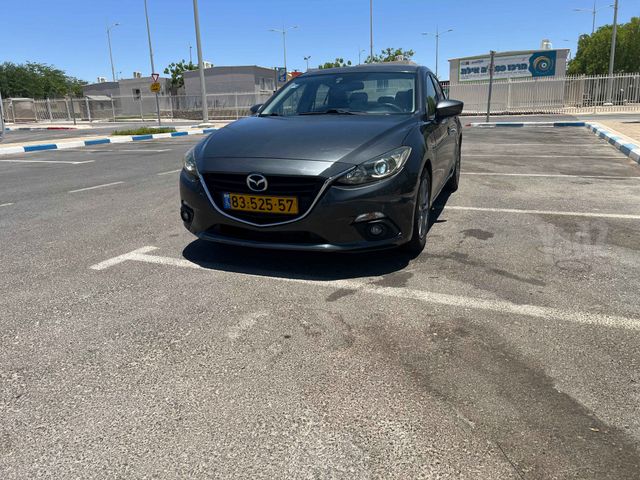 מודעת רכב מאזדה 3
