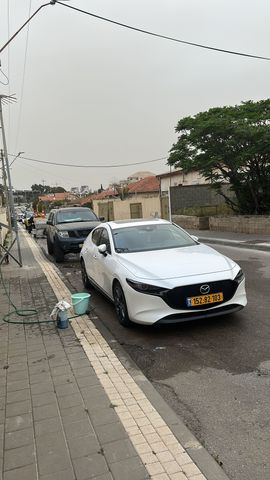 מודעת רכב מאזדה 3