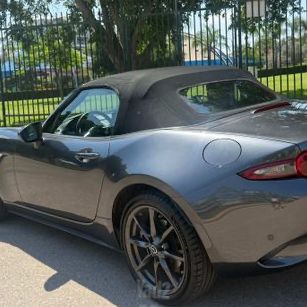 מודעת רכב מאזדה MX-5