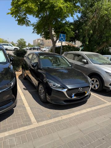 מודעת רכב מאזדה 2