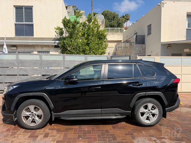 מודעת רכב טויוטה RAV4
